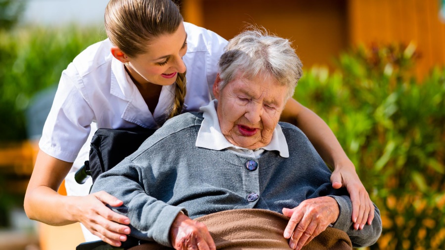 Mastering the Daily Routine: A Step-by-Step Guide for Seniors in Home Care